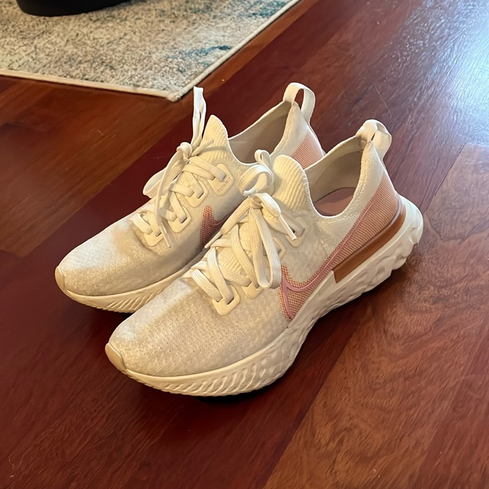 NIKE INFINITY REACT